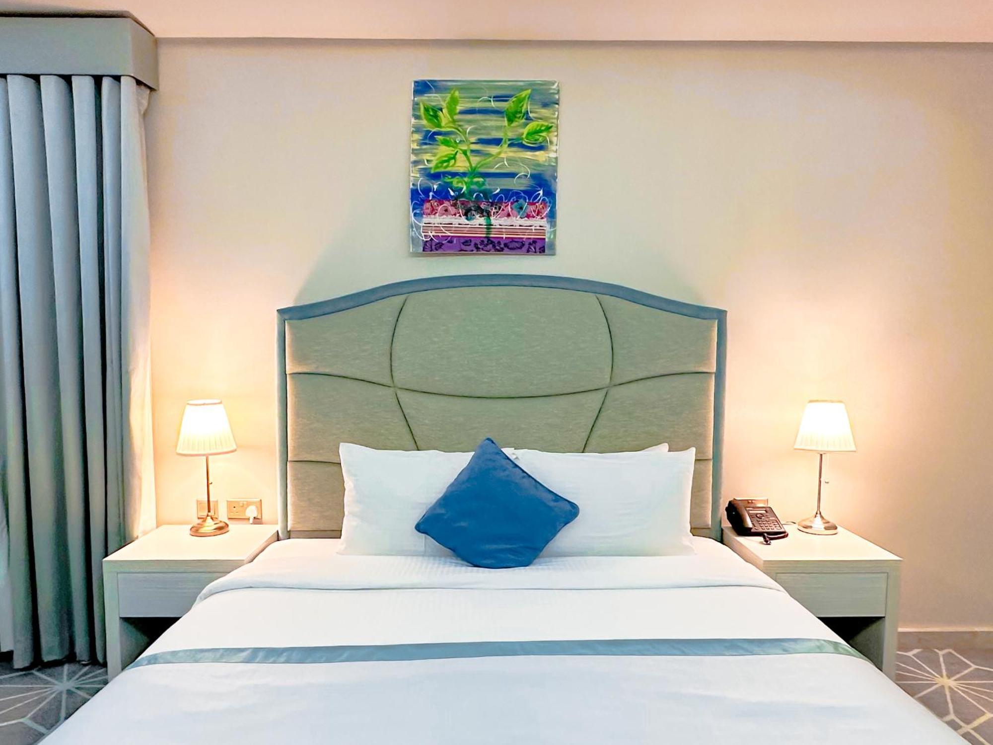 The Victory Hotel Doha Exteriör bild